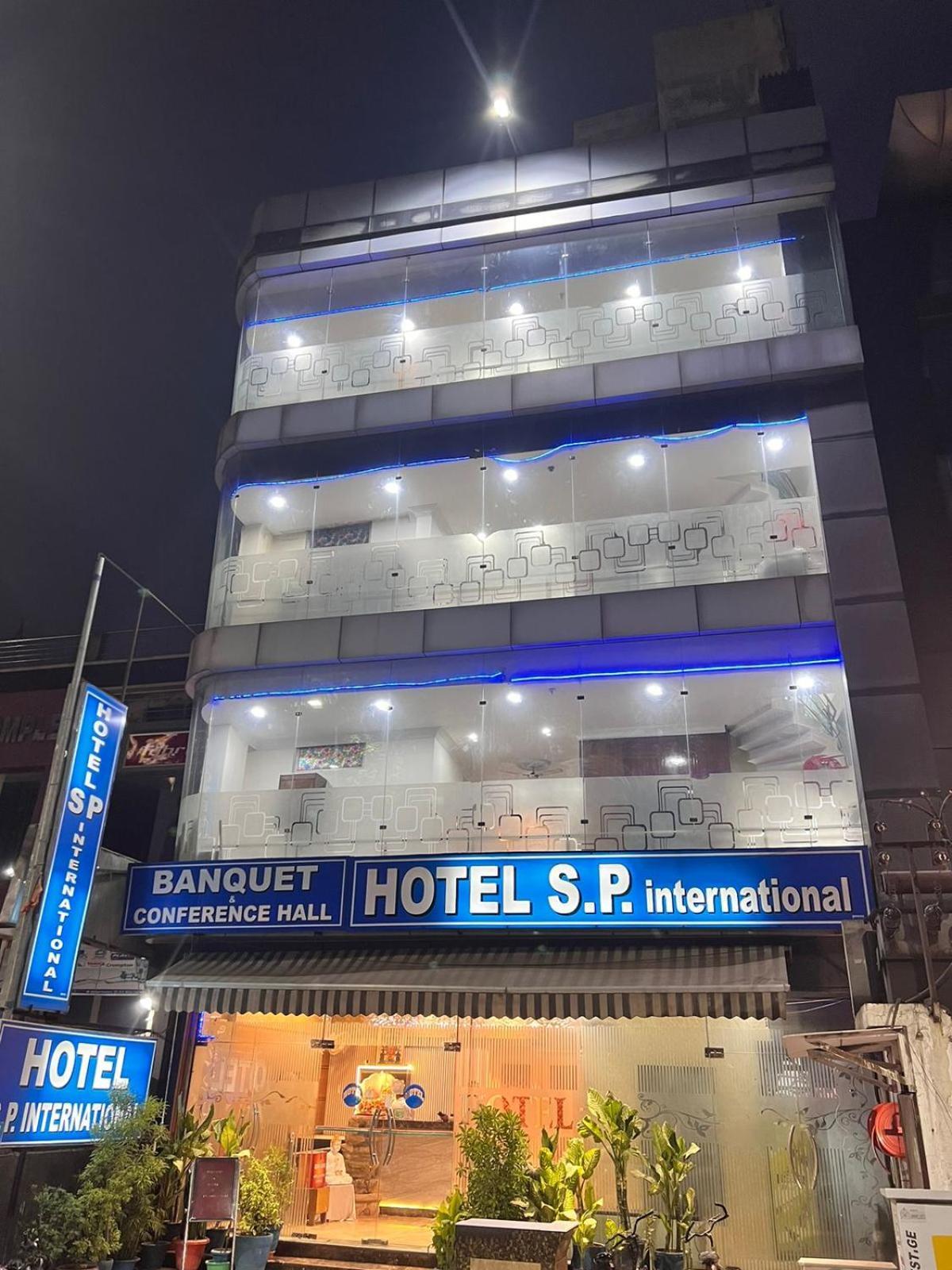 Hotel S P International A Unit Of Mavis Group Lucknow Exteriör bild