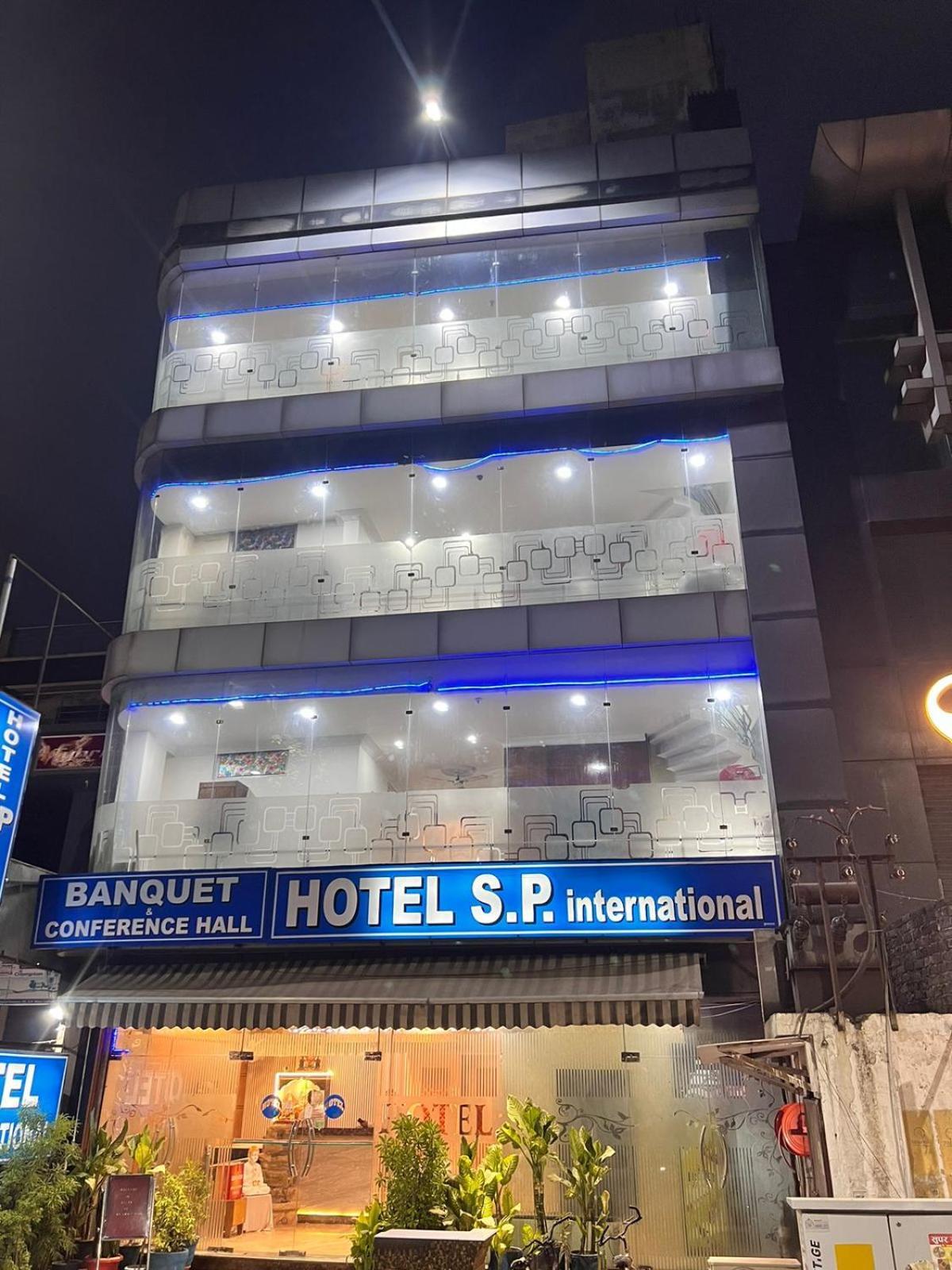 Hotel S P International A Unit Of Mavis Group Lucknow Exteriör bild